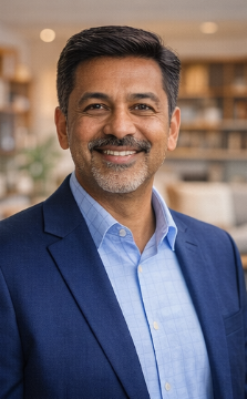 Professional portrait representing digital and service industry leaders